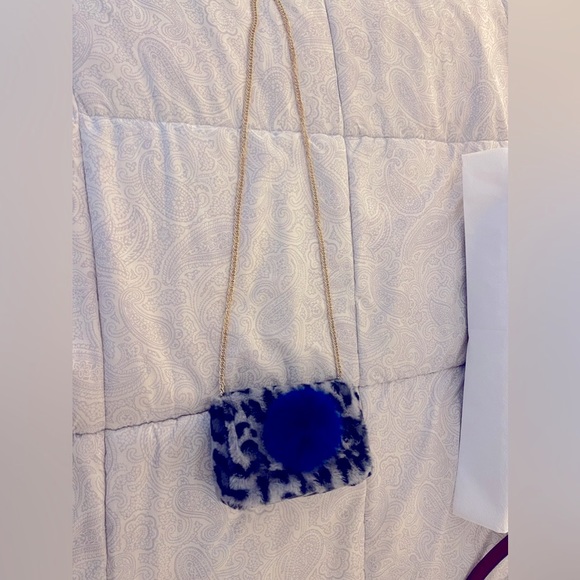 AREA STARS FAUX FUR SHOULDER BAG - Picture 2 of 14